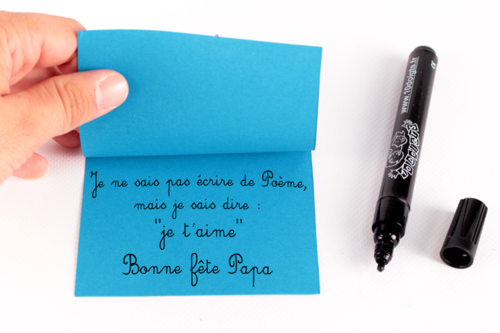 Carte cravate et chemises en papier