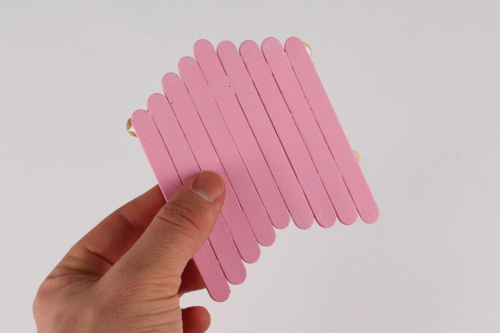 Nichoir déco avec bâtonnets en bois