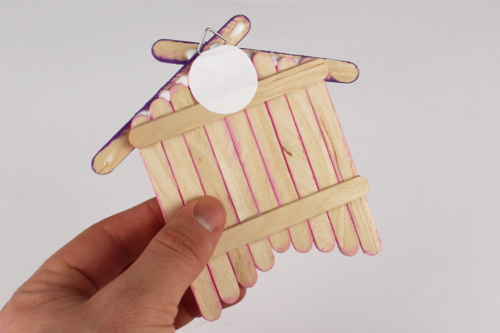 Nichoir déco avec bâtonnets en bois