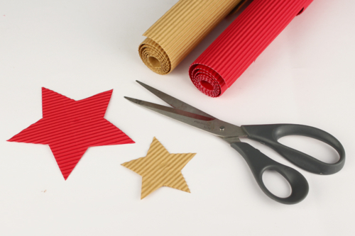 Etoiles de Noël en carton ondulé