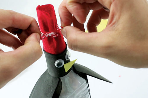 Fabriquer un pingouin avec une bouteille d'eau