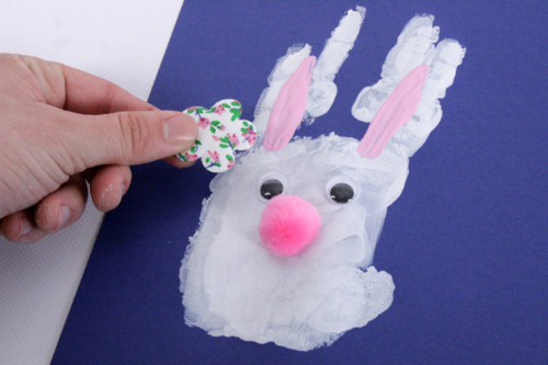 Lapin de Pâques empreinte de main