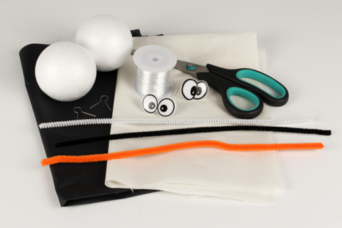 Petits fantômes à suspendre