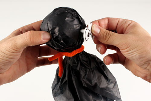 Petits fantômes à suspendre