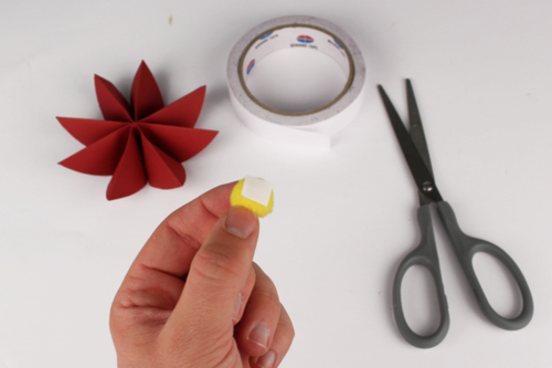 Guirlande de fleurs en papier