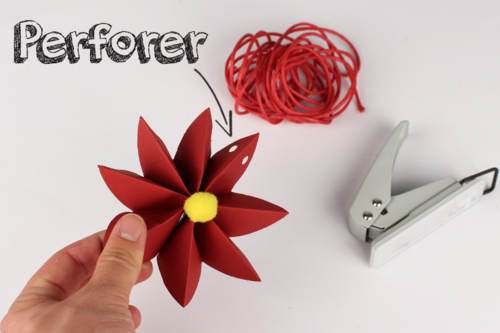 Guirlande de fleurs en papier