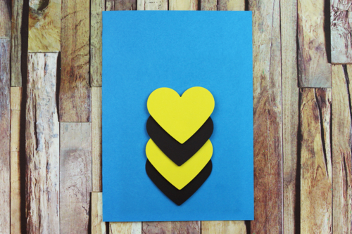 Carte abeille coeurs