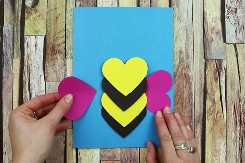 Carte abeille coeurs