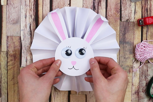 Lapin mignon en papier