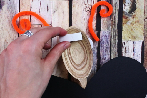 Marionnette papillon avec une cuillère en bois