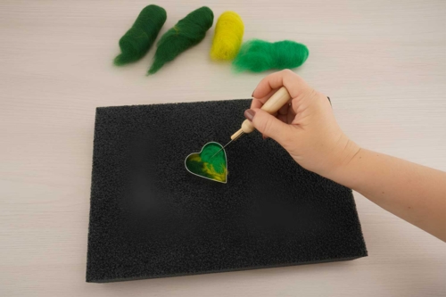 Etape 1 : Former le cœur avec l’emporte-pièce - 