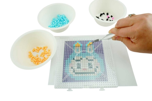 Etape 2 : placez les perles en suivant le modèle - 