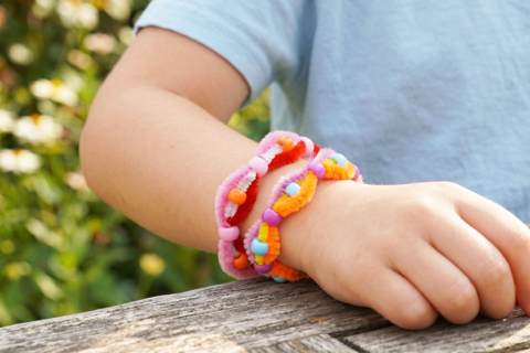 Bracelet en fils chenille et perles