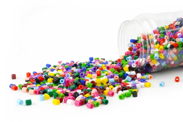 2000 maxi perles à repasser - Perles à repasser 1 cm - 10doigts.fr