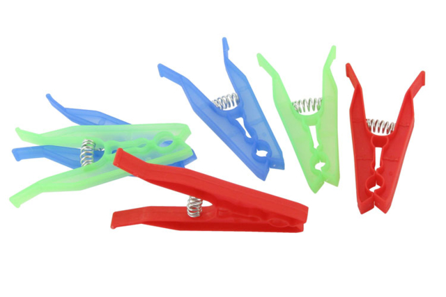 Pinces à linge plastique - Accessoires de collage et outils pour vernis-collage - 10doigts.fr