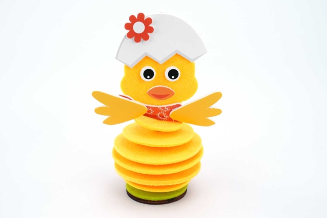 6 poussins en feutrine à assembler - Kits créatifs Pâques - 10doigts.fr
