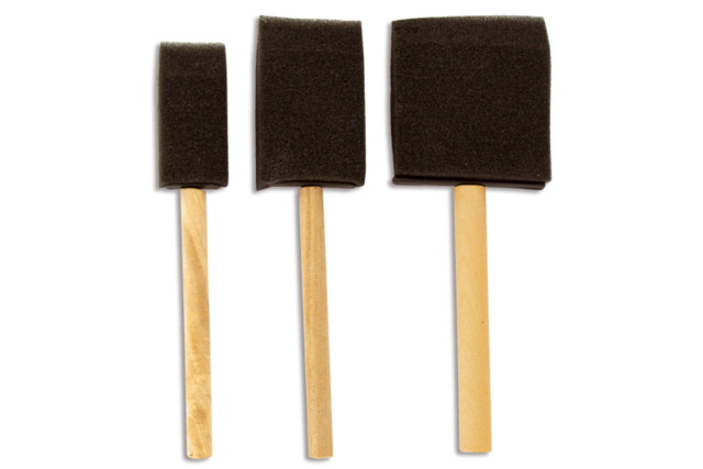 Set de 3 pinceaux mousse avec manche en bois - Pinceaux - 10doigts.fr