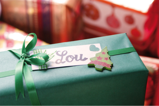 Sapins de Noël en bois décoré  - Déco en bois peint - 10doigts.fr
