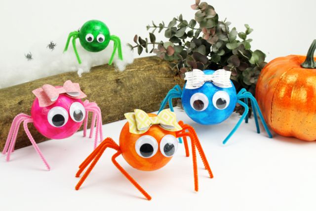 Araignées mignonnes en boules polystyrène - Papiers de soie - 10doigts.fr