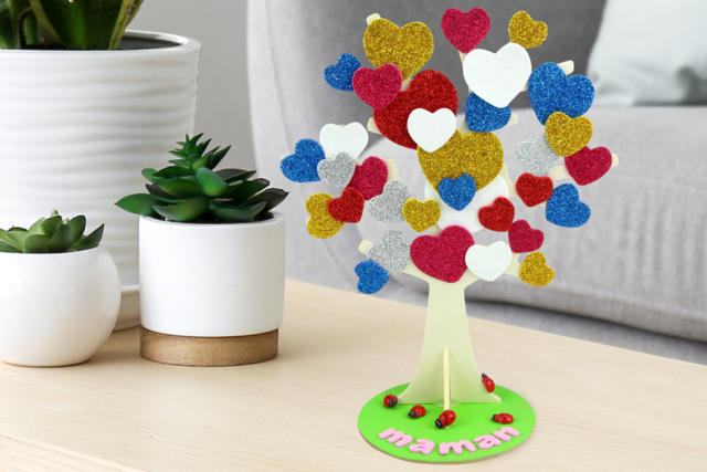 Arbre à coeurs - Gommettes Alphabet, messages - 10doigts.fr