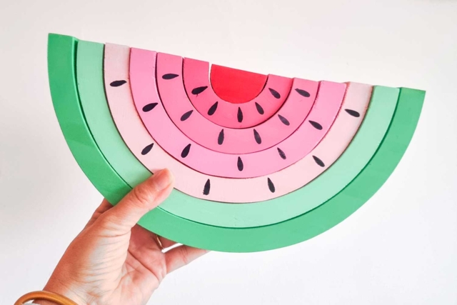arc en ciel en bois décoré - Jeux et Jouets en bois à décorer - 10doigts.fr