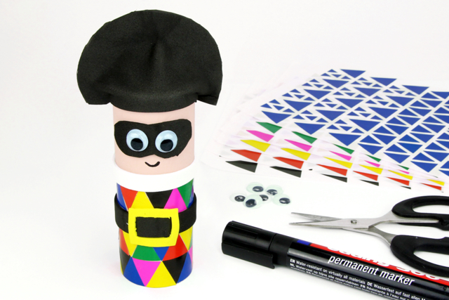 Arlequin avec un rouleau en carton - Caoutchouc Mousse - 10doigts.fr