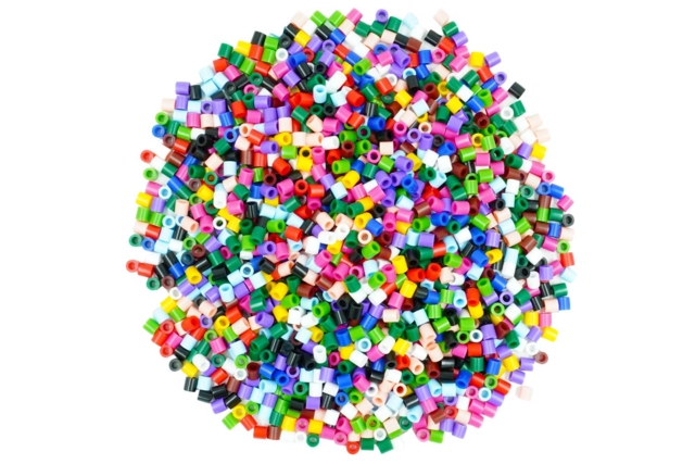 Baril de 2000 maxi perles à repasser - Perles à repasser 1 cm - 10doigts.fr