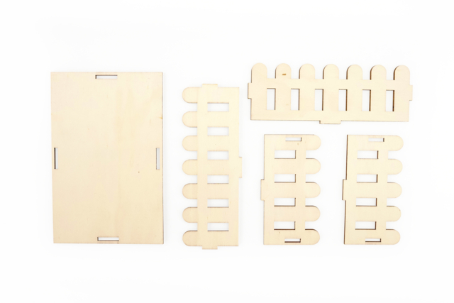 Barrière en bois à monter - Supports de Pâques à décorer - 10doigts.fr