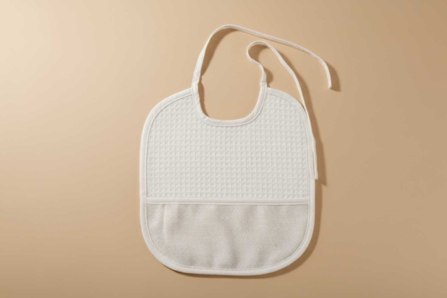 Bavoir avec poche à broder - Coton, lin - Textiles - 10doigts.fr