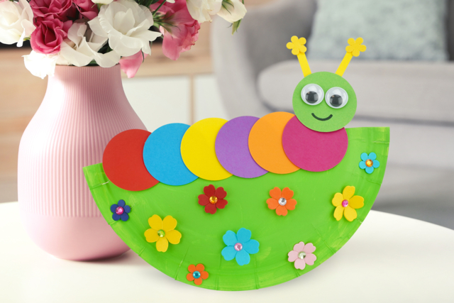 Bertille la petite chenille - Perforatrices fantaisies - 10doigts.fr