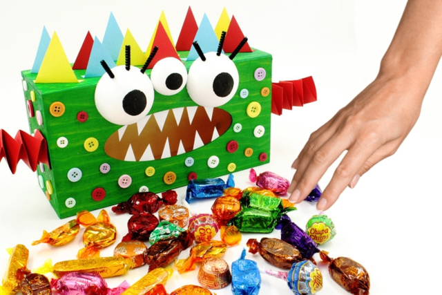 Boite à mouchoirs Monstre (boite à bonbons) - Boutons fantaisie et décoratifs pour tous vos DIY - 10doigts.fr