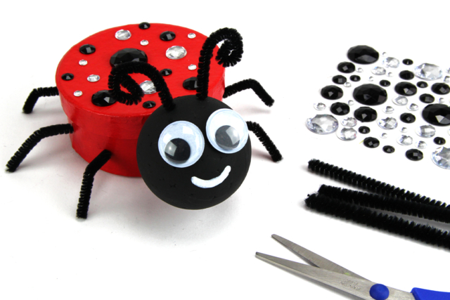 Boîte coccinelle - Boîtes et corbeilles en carton - 10doigts.fr
