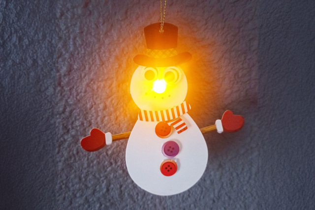bonhomme lumineux pour sapin - Guirlandes et suspensions Noël - 10doigts.fr