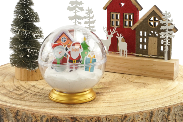 Boule à neige - mini monde de Noël - Supports en céramique à décorer - 10doigts.fr