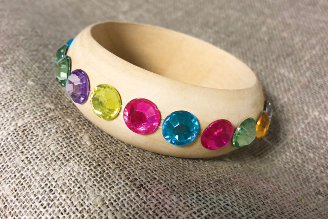 bracelet en bois strass ronds - Strass autocollants - 10doigts.fr