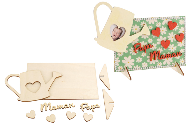 Cadre en bois arrosoir Papa Maman - Cadres et clips photos : des supports uniques pour afficher vos souvenirs - 10doigts.fr