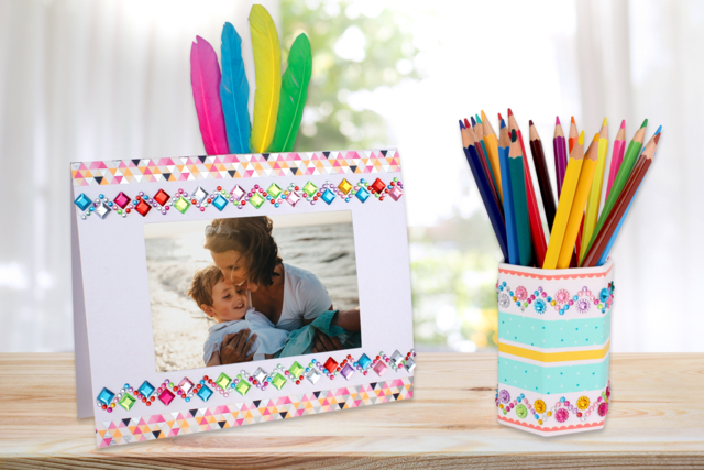 Cadre et pot à crayons Fête des mères - Pots en carton - 10doigts.fr