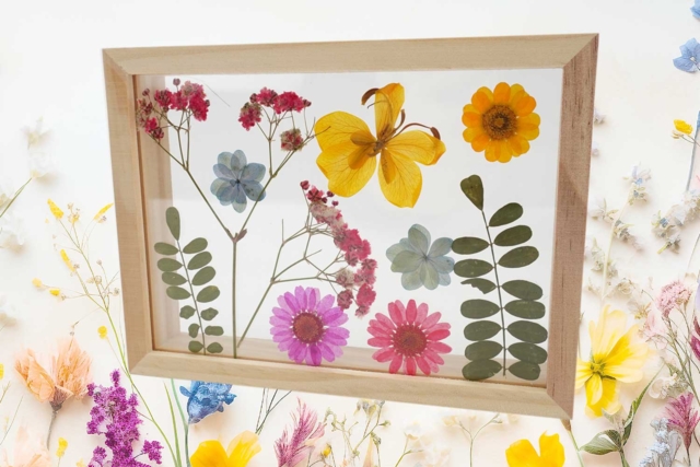 Cadre fleurs séchées - Cadres photo en bois à décorer - 10doigts.fr