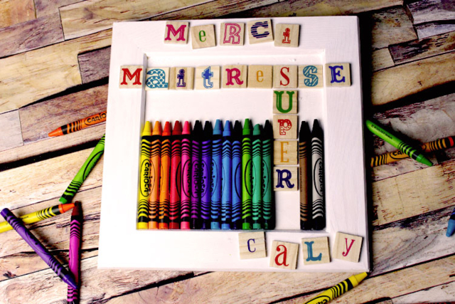 Cadre Super Maîtresse - Crayons cire : l'éveil au dessin en toute liberté - 10doigts.fr