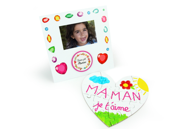 carte puzzle - Gommettes Fête des parents : personnaliser vos cadeaux avec amour - 10doigts.fr