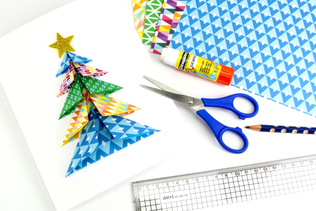 Carte sapin origami 3D - Papiers Origami - 10doigts.fr