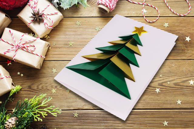 Carte sapin origami 3D - Papier métallisé, pailleté - 10doigts.fr