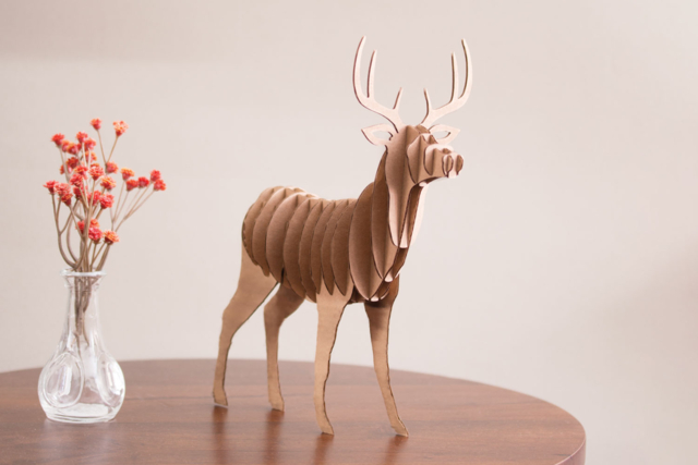cerf à assembler - Maquettes en carton - 10doigts.fr