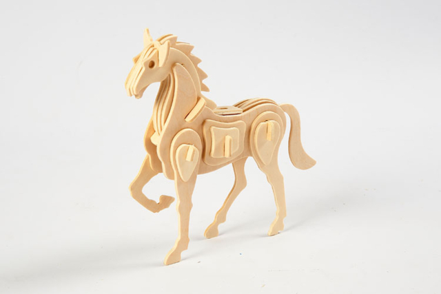 cheval à construire - Maquettes en bois - 10doigts.fr