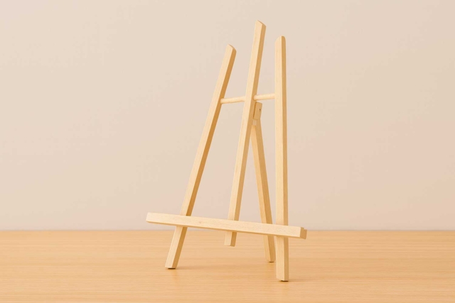Chevalet de table en bois - 38 x 21 cm - Chevalets pour enfants et supports d’exposition - 10doigts.fr