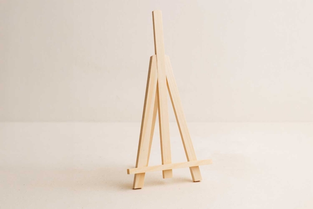 Chevalet en bois (23.5 x 15.5 cm) - Chevalets pour enfants et supports d’exposition - 10doigts.fr