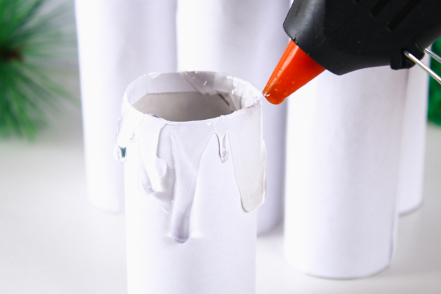 cire fondue - Colles scolaires : bâton, blanche, gel et colle forte - 10doigts.fr