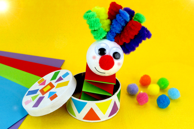 Clown à ressort - Boîtes et corbeilles en carton - 10doigts.fr