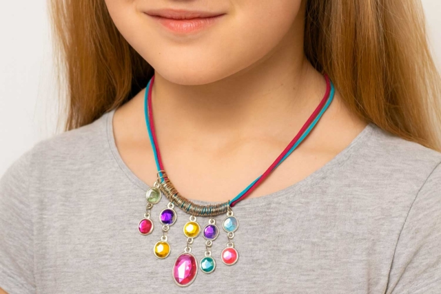 collier strass princesse - Kits Bijoux - 10doigts.fr