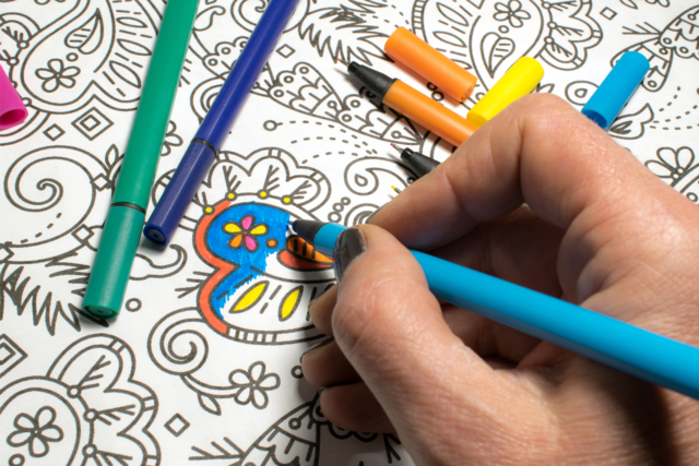 coloriage pointe fine feutres mandala - Feutres pointes fines : la précision pour le dessin et l'écriture - 10doigts.fr